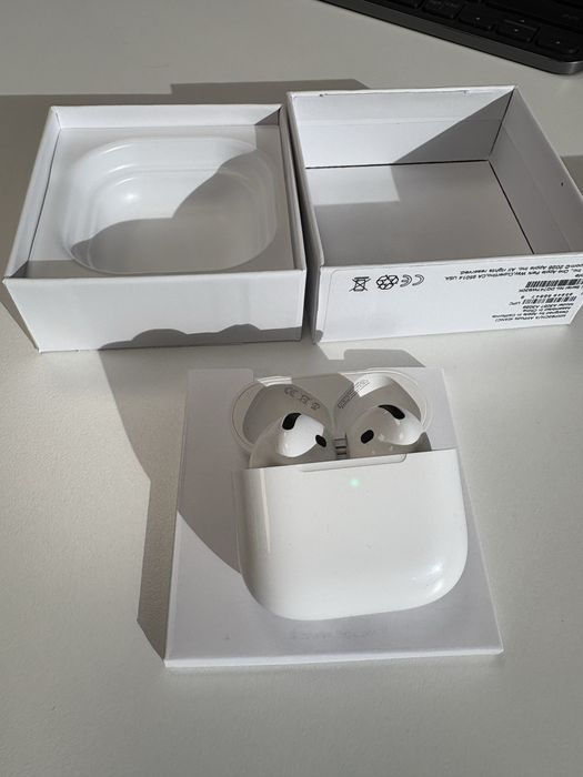 Căști wireless in-ear tip AirPods 4