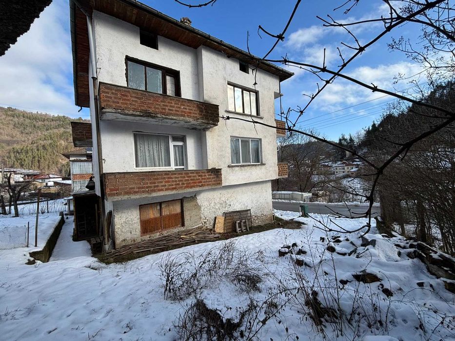 Продава се Къща в Смолян, Стар център - 670 кв.м за 92 €/кв.м - Снимка #4