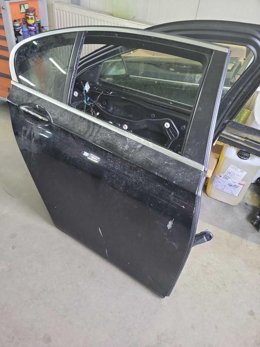 Dezmembrez bmw seria 7 f01 740xd an 2010