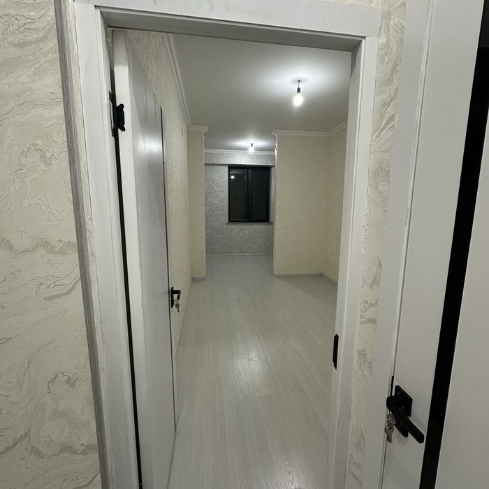 Водникда 1 хонали новостройка сотилади. Куйлик бозорига якин. 26 000 $