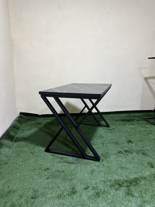 Стол в стиле лофт