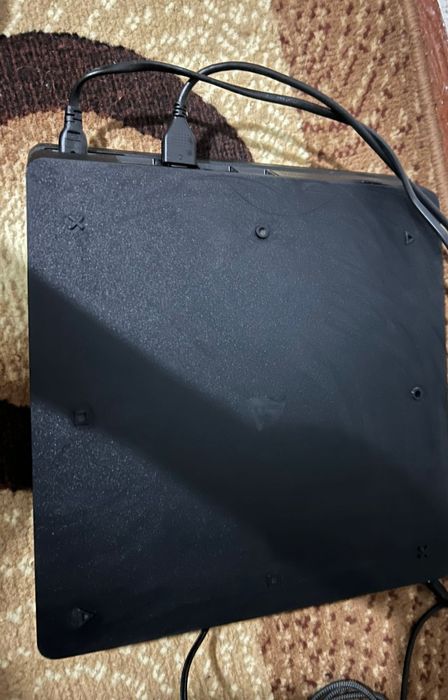 Продам плейстейшн 4 слим 500гб