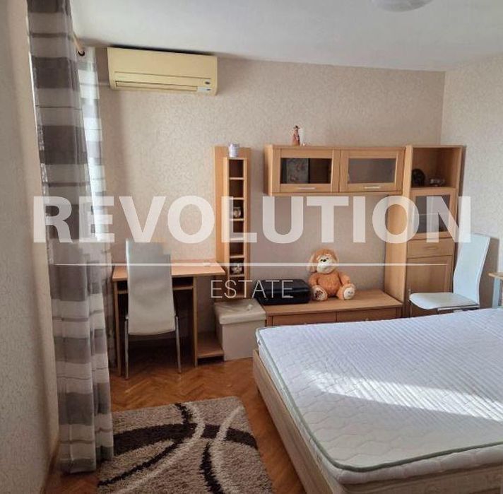 Дава се под наем Двустаен апартамент в Варна, Левски - 65 кв.м за 498.27 € - Снимка #2