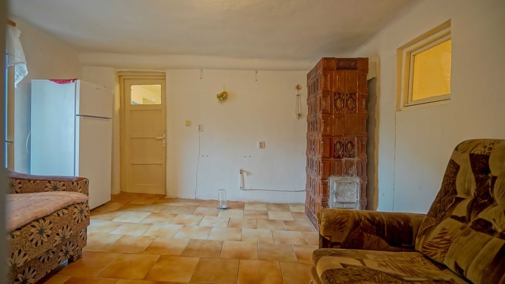Casă cu 4 camere de vânzare in sanul naturii