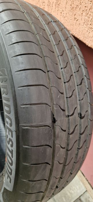 Vând cauciucuri de vară Bridgestone 225/55/R18