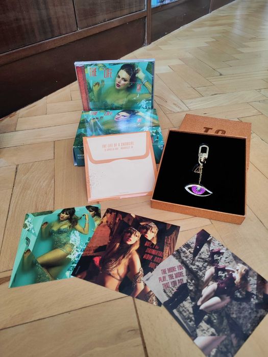 ПРОМО ПАКЕТ Taylor Swift - SIGNED CD, Deluxe CD box set