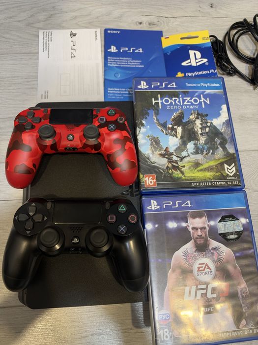 Play station 4 slim/1TB