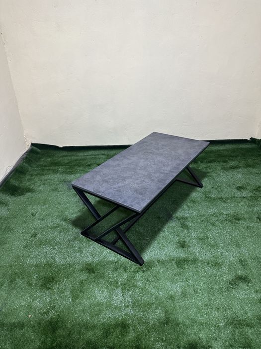 Журналний стол в стиле лофт