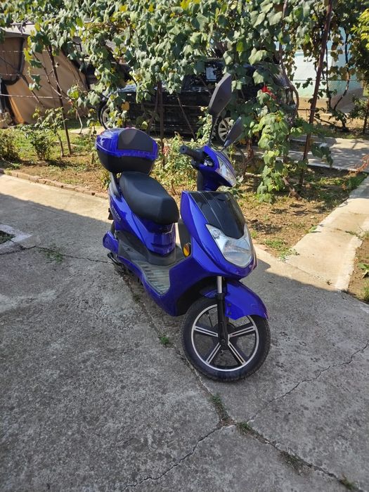 Scuter electric Z-TECH ca și nou