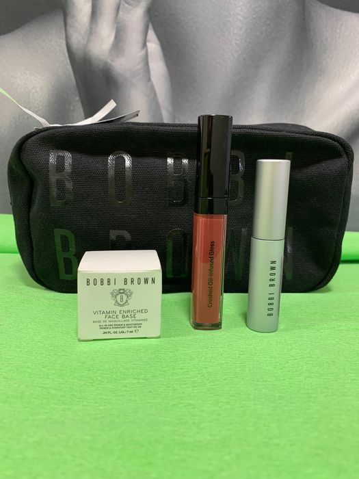 Нов травел сет на Bobbi Brown