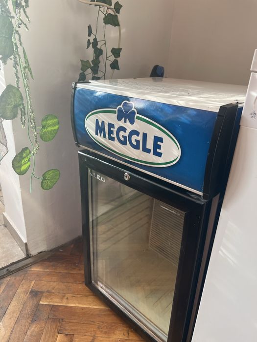 MEGLE хладилник- витрина