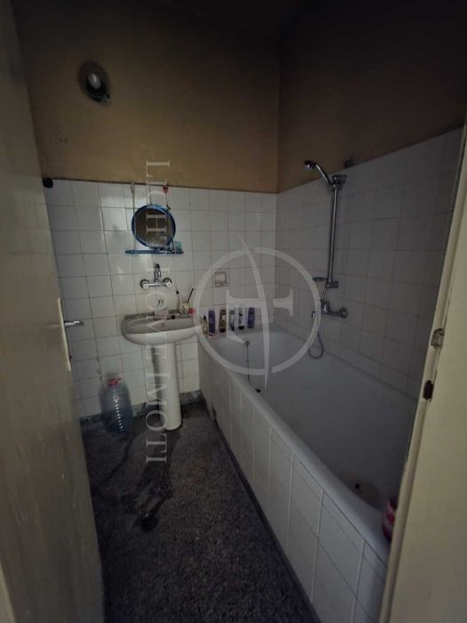 Продава се Тристаен апартамент в Пловдив, Център - 120 кв.м за 3750 €/кв.м - Снимка #19
