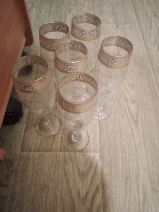 Продам  стеклянные фужеры