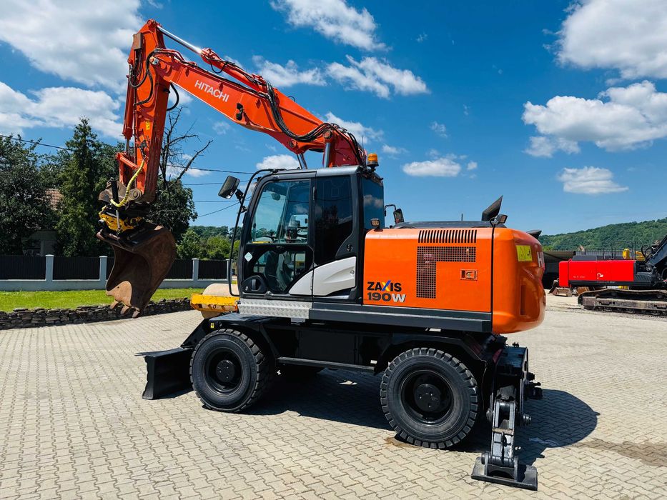 Excavator pe roti Hitachi ZX 190 W, an 2016, 20 tone, lama + cale