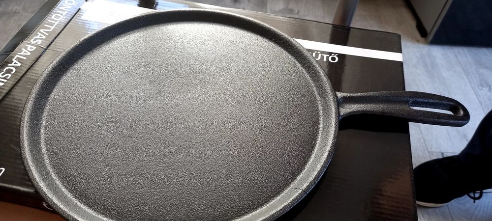 Tigaie fontă pură 28 cm pentru clătite Promo 79 Lei