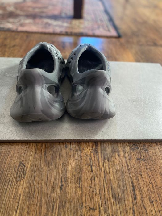 Adidas Yeezy Foam RNNR Granite