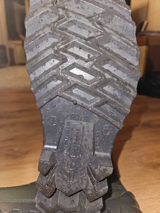 Резиновые сапоги  цвета хаки