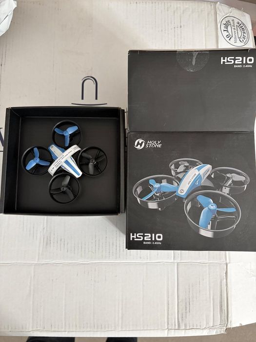 Mini drone Holy Stone HS210 pentru copii cu 3 baterii și 3D flip – RC quadcopter