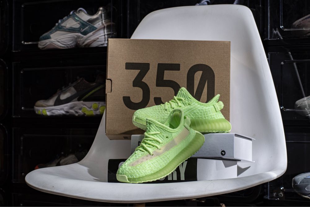 Adidas Yeezy Boost 350 V2 Glow (Kids/De Copii)