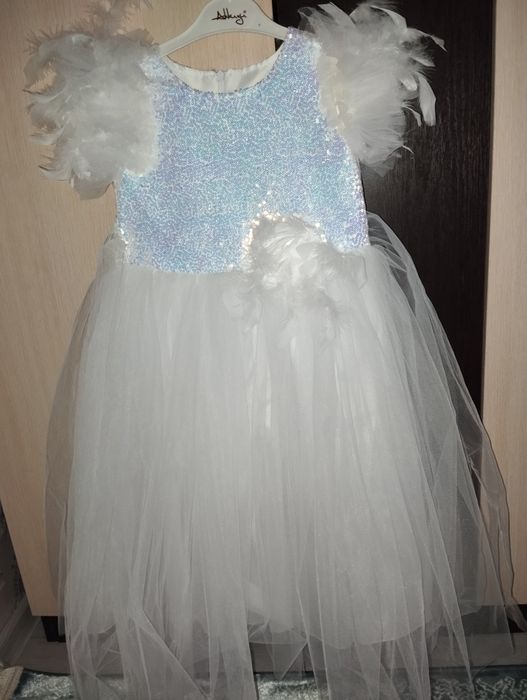 Продам очень красивое платье.