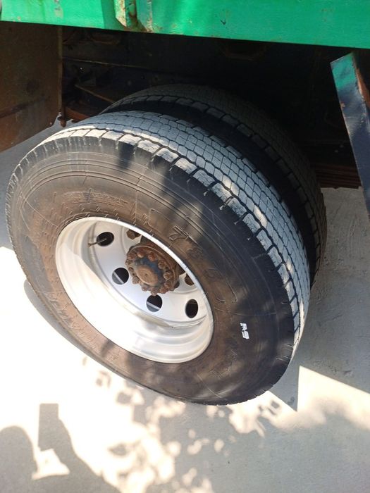 Zil-130 sotiladi. Xolati a'lo darajada