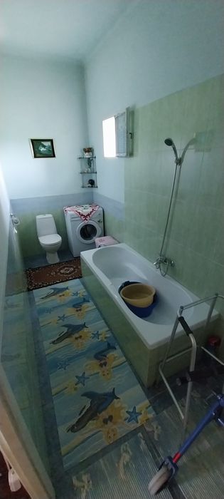 Vând casă pe curte comună