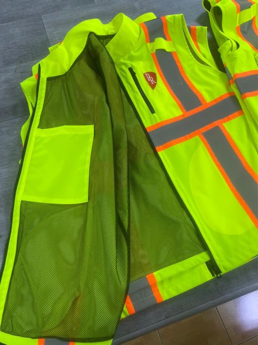 Пошив и Вышивка спецодежды и униформы