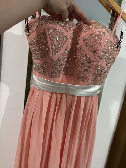 Дълга нова бална рокля с камъни