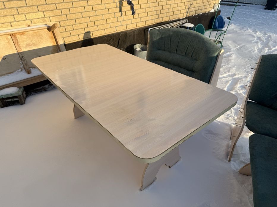 Куханный стол продам буу