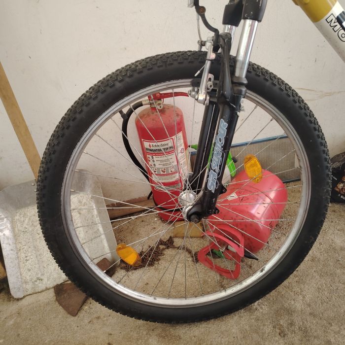 Vând bicicleta Genesis Pro gravel 650  roni negociabil