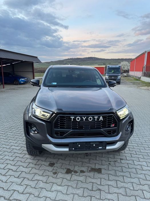 Toyota Hilux Toyota Hilux GR Sport 2