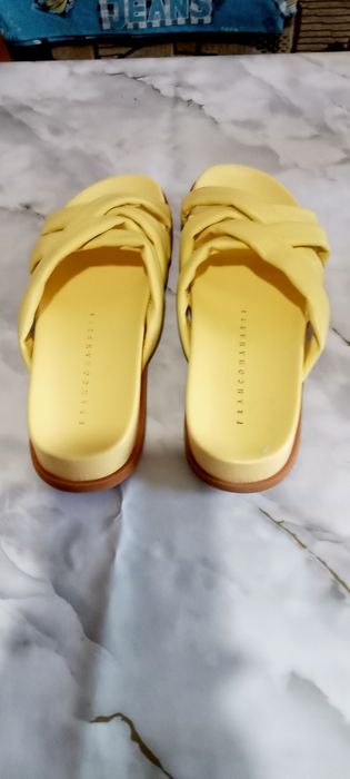 Продам летние шлепанцы