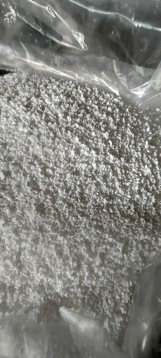 Vand granule polistiren macinat , bile / perle polistiren.