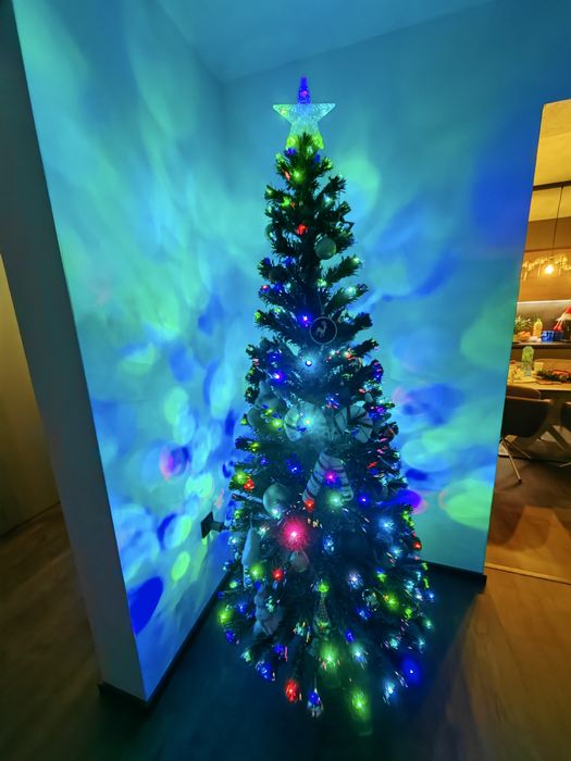 Vand brad artificial cu instalatie de lumini 210cm