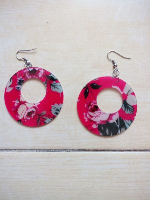 Lot cercei, cutie de bijuterii