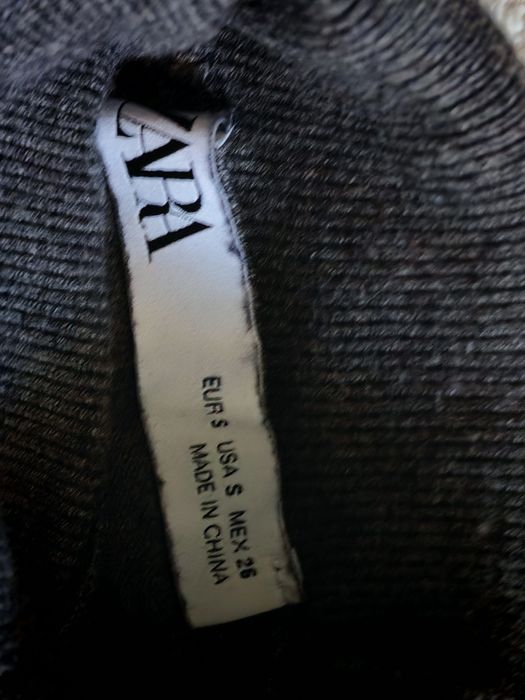 Pulover Zara mărimea S purtat o data impecabil.