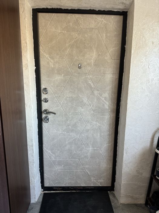 Есік сатылады. 35000
