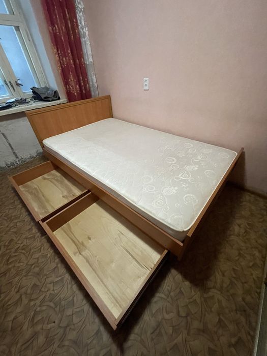 Полутораспальная кровать прихожая-вешалка трюмо