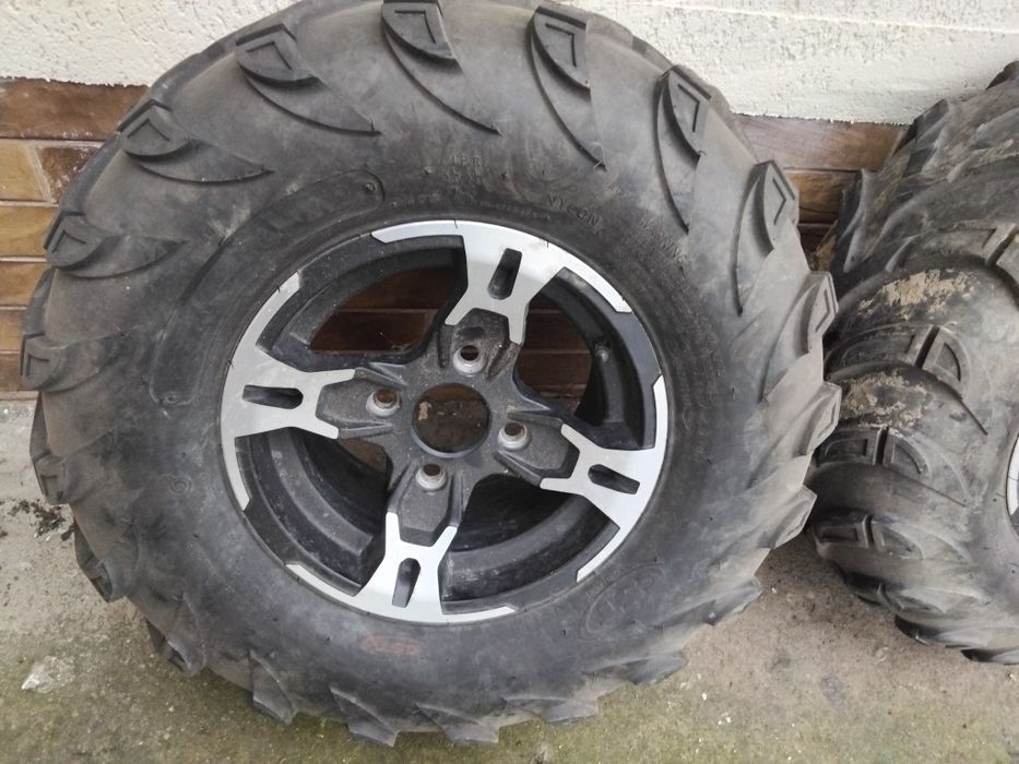 Vînd set roți cf moto noi