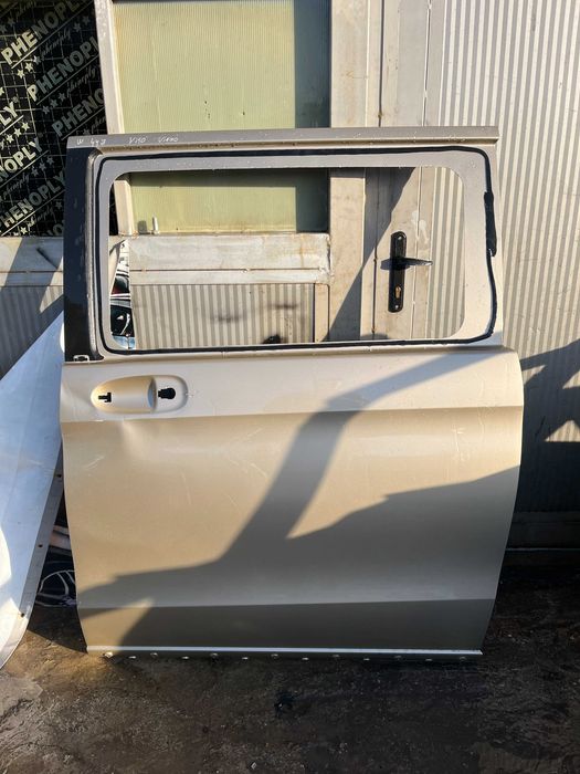 4 броя задна дясна и 1 брой задна лява врата Mercedes Vito W447