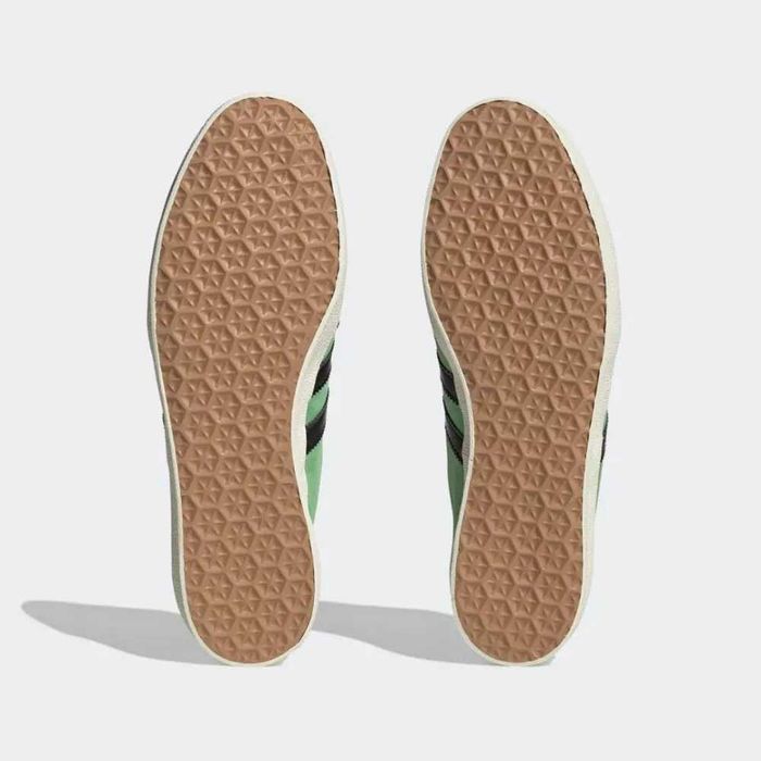 Adidas 40, 41, 43 р. оригинальная обувь