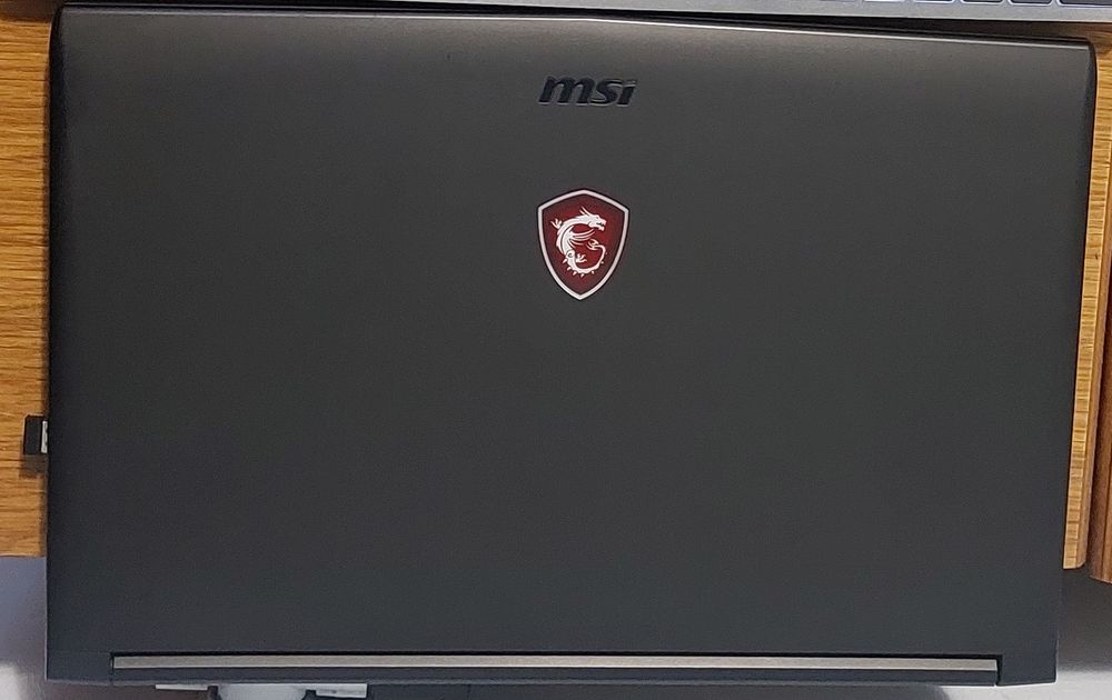 Laptop MSI i5 7300HQ 2,5GHZ, 12GB, 256GB+320GB, GTX 1050 TI 4G, Win11