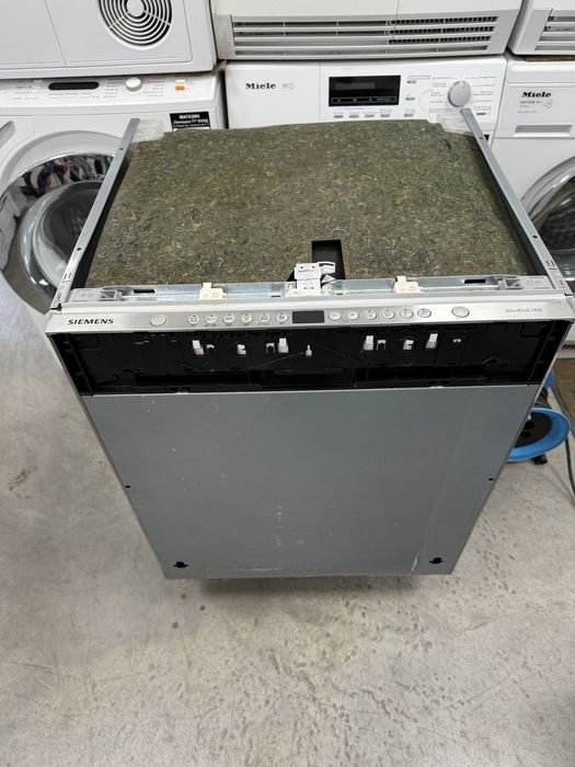 Съдомиялна машина SIEMENS с прожекция на времето