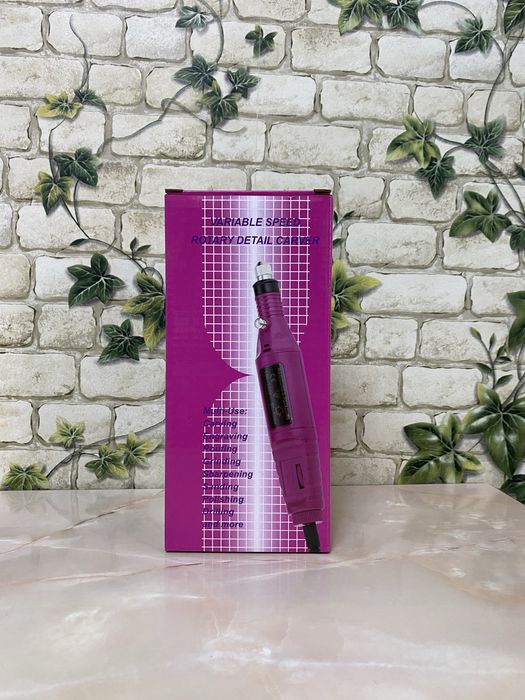 Freza unghii cu viteza reglabila.