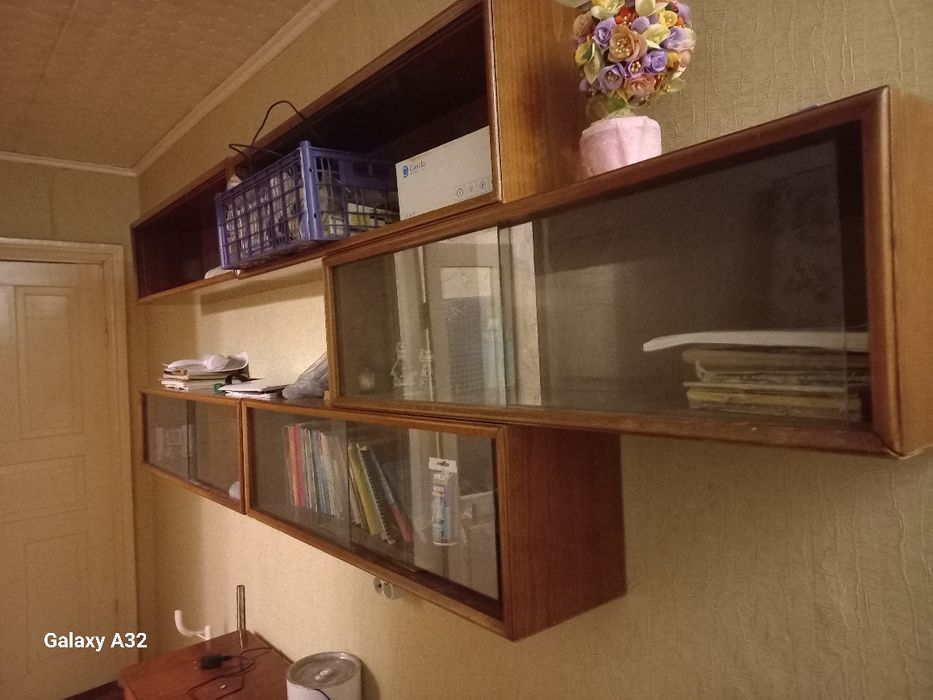 Продам полки для книг