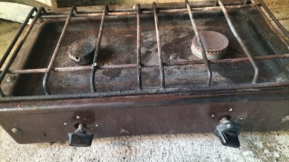 Продам газ  2 х камфорный