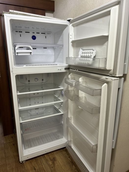 Холодильник Samsung