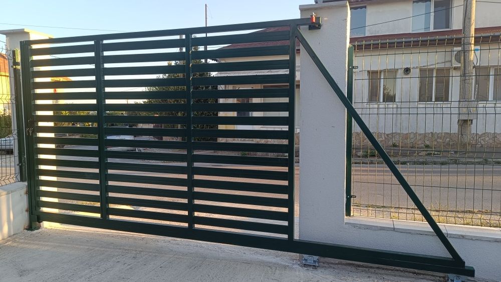 Плъзгащи врати,Парапет.Огради.Капаци за шахти идр..Оградии,Огради