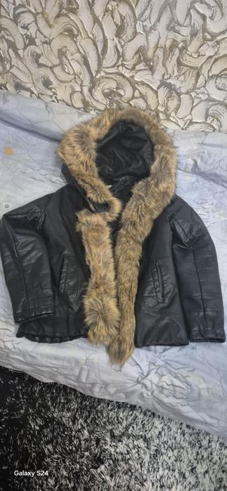 Продавам елегантно кожено яке