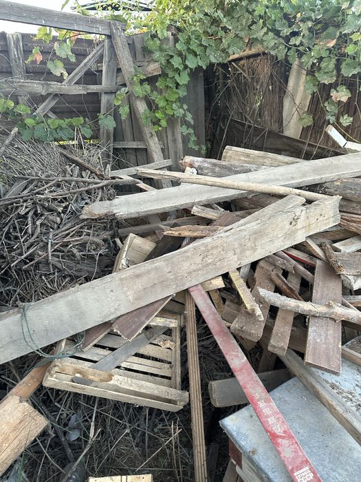 доски/дрова , хворост